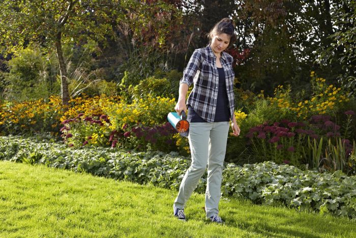 Розкидувач ручний Gardena Small для солі та піску (03255-30.000.00)