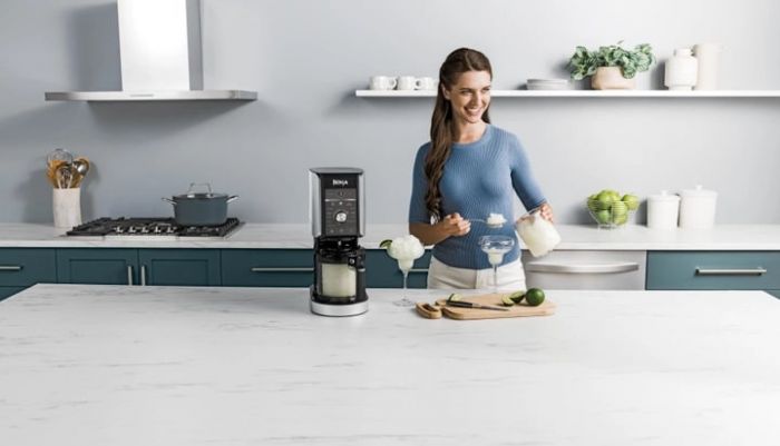 Морозивниця Ninja Creami Deluxe 10 in 1 NC501EU