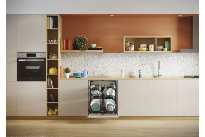 Вбудована посудомийна машина Candy CI 3E7L0W2