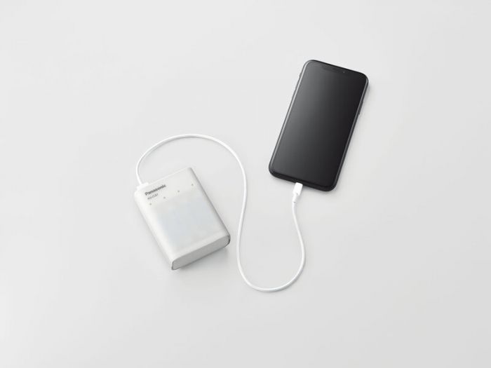 Зарядний пристрій Panasonic Eneloop ready USB in/out з функцією Power Bank 