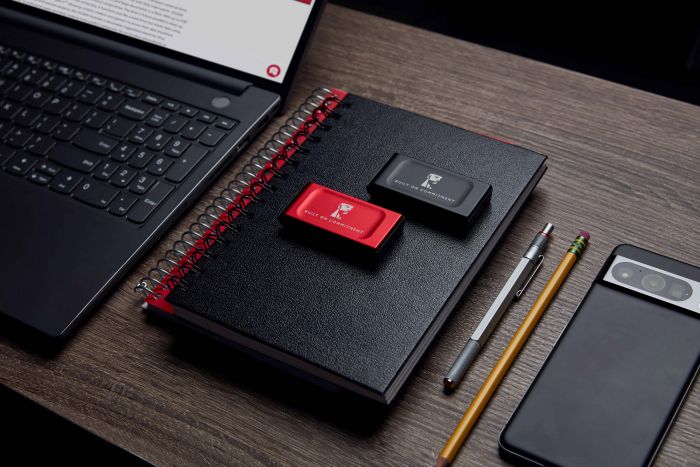Накопичувач зовнішній SSD Portable USB 2.0ТB Kingston SXS1000 BoC Red (SXS1000R/2000GA)
