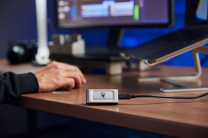 Накопичувач зовнішній SSD Portable USB  500GB Kingston XS2000 BoC Silver (SXS2000/500GA)