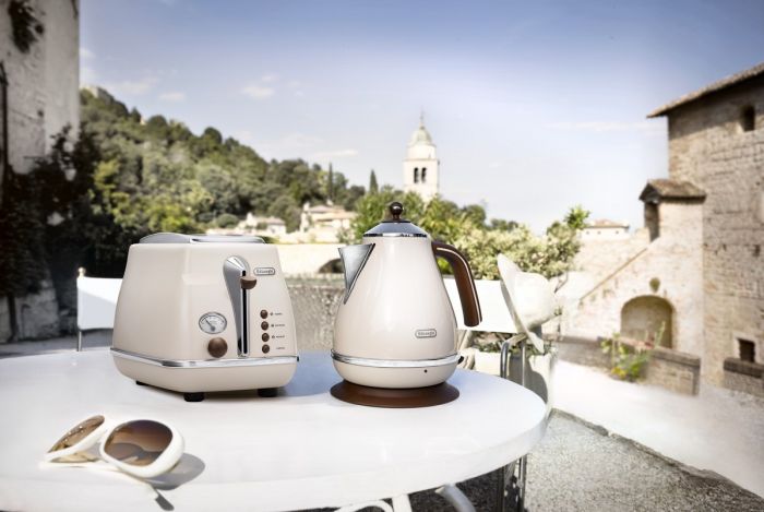 Електрочайник Delonghi KBOV 2001.BG