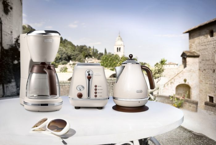 Електрочайник Delonghi KBOV 2001.BG