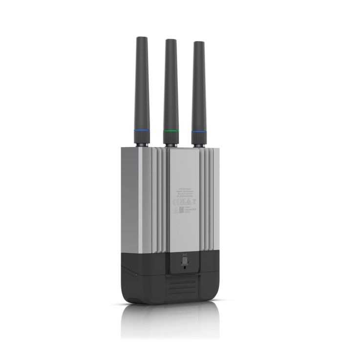 Бездротовий маршрутизатор Ubiquiti Mobile Router Industrial (UMR-industrial)