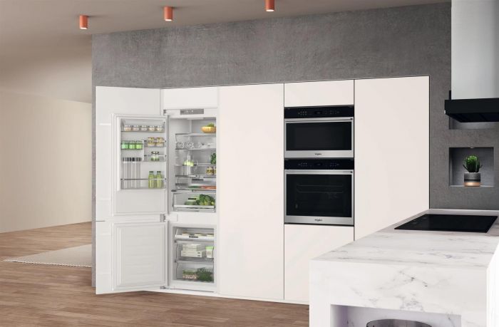 Вбудований холодильник Whirlpool WHC18T573